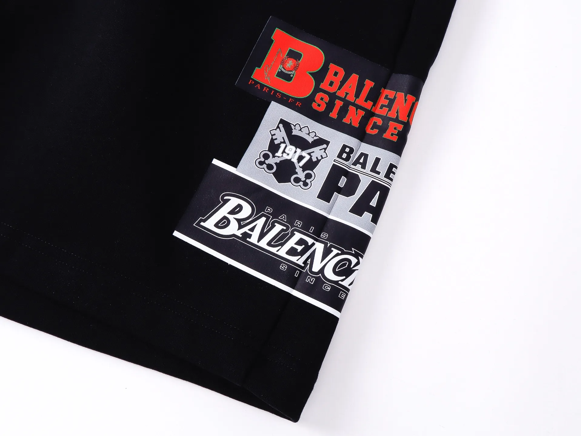 【 . Quality】BALENCI*GA/ .2026New Arrival 。 LOGO 。 . Authentic ， ！ ZP ， 460 ， . ， ， 。 ， 。 . Same Style ：BL 267050 ：Black Size：XS S M L